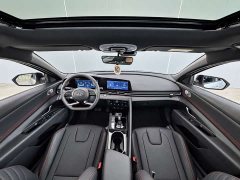 Hyundai Elantra 1.5L CVT 20th Anniversary Edition - ფოტო 11