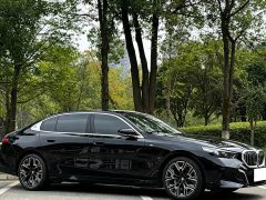 BMW 5 Series 530Li Luxury M Sport Package - ფოტო 3