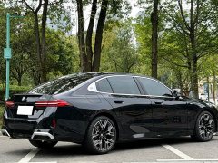 BMW 5 Series 530Li Luxury M Sport Package - ფოტო 7