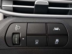 Hyundai Elantra 1.5L CVT Luxury - ფოტო 19