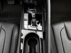Hyundai Elantra 1.5L CVT Luxury - ფოტო 8