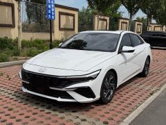 Hyundai Elantra 1.5L CVT Luxury - ფოტო 1