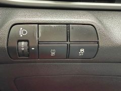 Hyundai Elantra 1.5L CVT Luxury - ფოტო 17