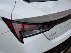 Hyundai Elantra 1.5L CVT Luxury - ფოტო 7