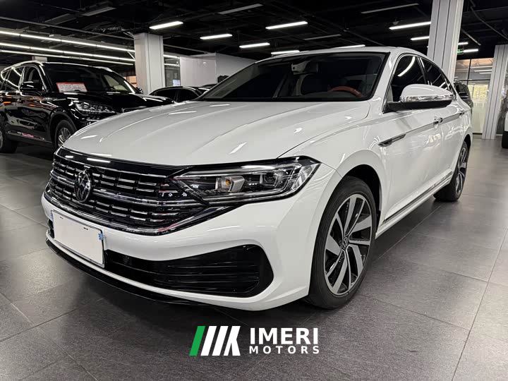 Volkswagen Sagitar 300TSI DSG Excellence Edition