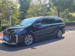 Toyota Sienna 2.5L Hybrid Premium Edition - ფოტო 1