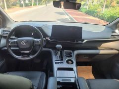 Toyota Sienna 2.5L Hybrid Premium Edition - ფოტო 8