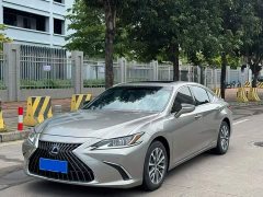 Lexus ES 300h Excellence Edition - ფოტო 1