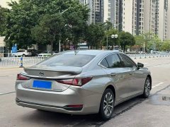 Lexus ES 300h Excellence Edition - ფოტო 2