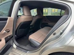 Lexus ES 300h Excellence Edition - ფოტო 4