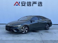 Hyundai Elantra 2023 1.5L CVT Luxury - ფოტო 1