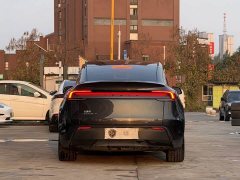 Tesla Model Y Rear-Wheel Drive - ფოტო 6
