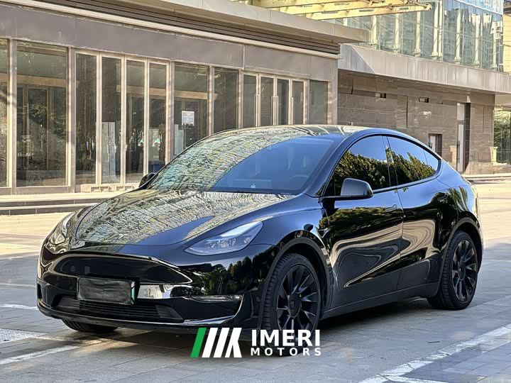 Tesla Model Y Long Range All-Wheel Drive