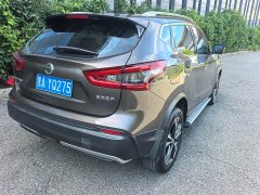 Nissan Qashqai 2.0L CVT XV Premium Luxury - ფოტო 4
