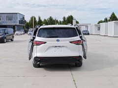 Toyota Sienna 2021 2.5L Hybrid Platinum Edition - ფოტო 13