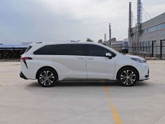Toyota Sienna 2021 2.5L Hybrid Platinum Edition - ფოტო 4