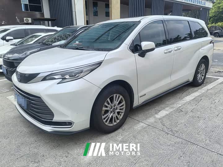 Toyota Sienna 2.5L Hybrid Premium Edition
