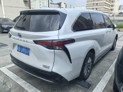 Toyota Sienna 2023 2.5L Hybrid Premium Edition - ფოტო 9