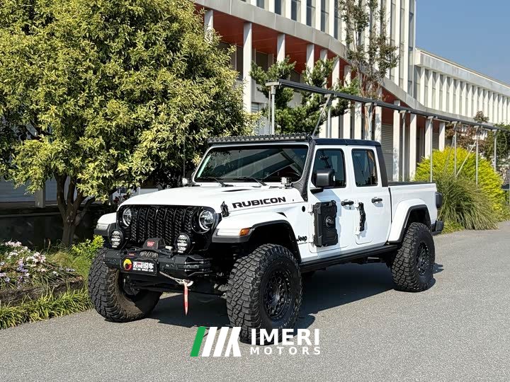 Jeep Gladiator 3.6L Overland - ავტომობილი ჩინეთიდან