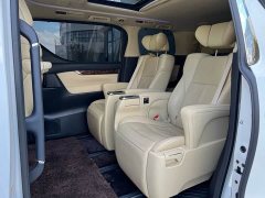 Toyota Alphard 2021 Hybrid 2.5L Luxury - ფოტო 8