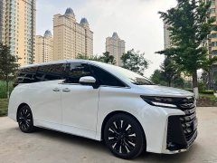 Toyota Vellfire Crown Hybrid 2.5L Ink Gold Executive Edition - ფოტო 2