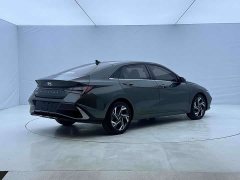 Hyundai Elantra 2023 1.5L CVT Luxury - ფოტო 6