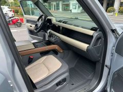 Land Rover Defender 110 P400 Dark Edition - ფოტო 16