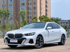 BMW 5 Series 530Li Luxury M Sport Package - ფოტო 1