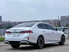 BMW 5 Series 530Li Luxury M Sport Package - ფოტო 11
