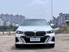 BMW 5 Series 530Li Luxury M Sport Package - ფოტო 2