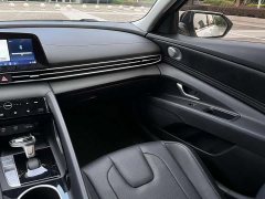 Hyundai Elantra 1.5L CVT Luxury - photo 10