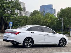 Hyundai Elantra 1.5L CVT Luxury - photo 14