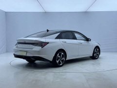 Hyundai Elantra 1.5L CVT Luxury - ფოტო 4