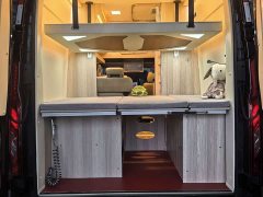 SAIC Maxus V90 2.0T Traveler Self-Propelled Class B Motorhome Luxury Transverse Bed - ფოტო 4