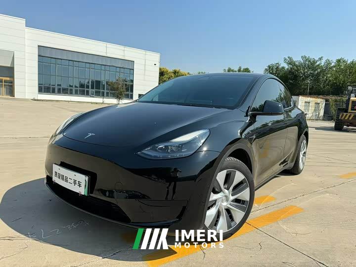 Tesla Model Y Rear-Wheel Drive