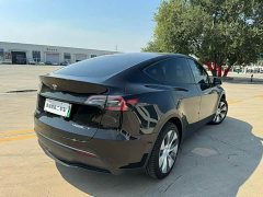 Tesla Model Y Rear-Wheel Drive - ფოტო 4