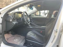 Hyundai Elantra 2022 1.5L CVT Luxury - ფოტო 4