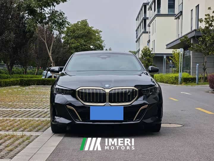 BMW i5 2025 eDrive 35L M Sport Package - ავტომობილი ჩინეთიდან