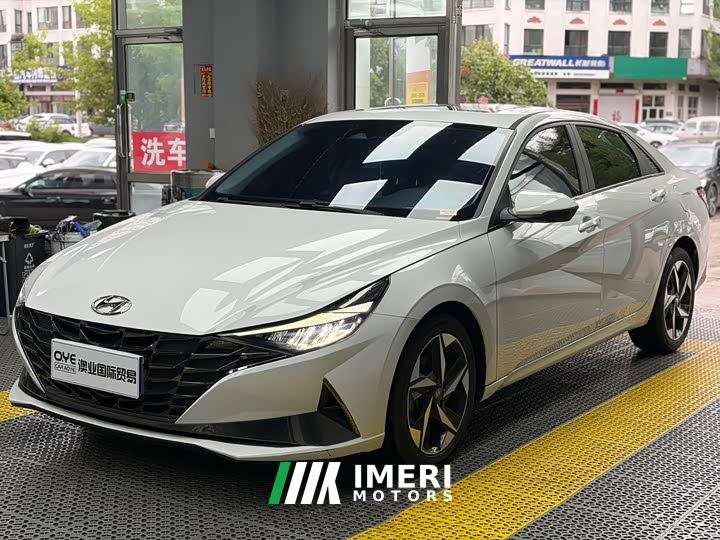 Hyundai Elantra 1.5L CVT Luxury