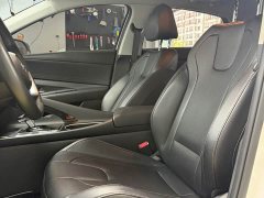 Hyundai Elantra 1.5L CVT Luxury - ფოტო 11