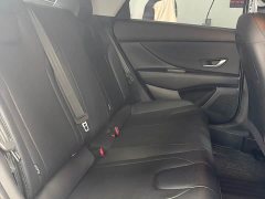 Hyundai Elantra 1.5L CVT Luxury - ფოტო 13