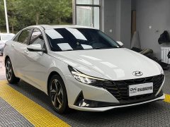 Hyundai Elantra 1.5L CVT Luxury - ფოტო 3