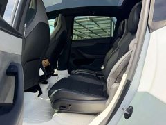 Tesla Model Y L Long Range All-Wheel Drive - ფოტო 13