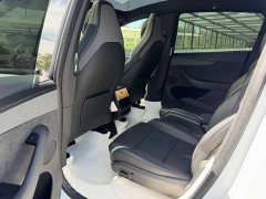 Tesla Model Y L Long Range All-Wheel Drive - ფოტო 16
