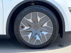 Tesla Model Y L Long Range All-Wheel Drive - ფოტო 6