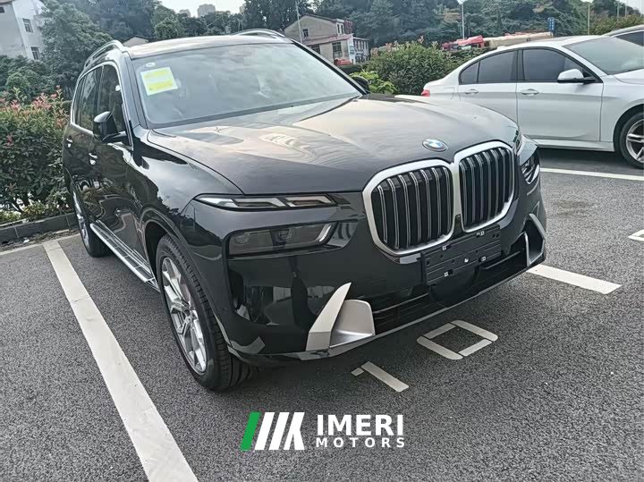 BMW X7 xDrive40i Premier Luxury Package - автомобиль из Китая