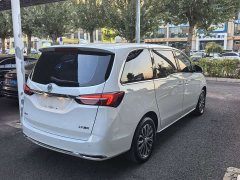 Buick GL8 Land Business Class Smart Edition - ფოტო 9