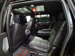 Cadillac ESCALADE 2024 6.2L Automatic - ფოტო 17
