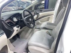 Buick GL8 2023 Land Business Class Comfort Edition - ფოტო 8