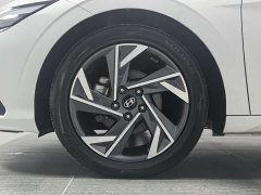 Hyundai Elantra 1.5L CVT GLX Elite - ფოტო 19